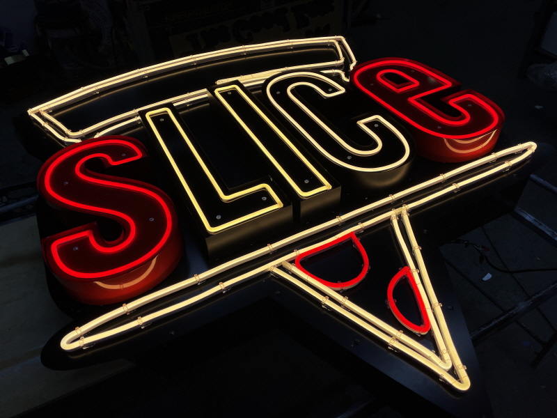 Slice Pizza LED Neon (3)