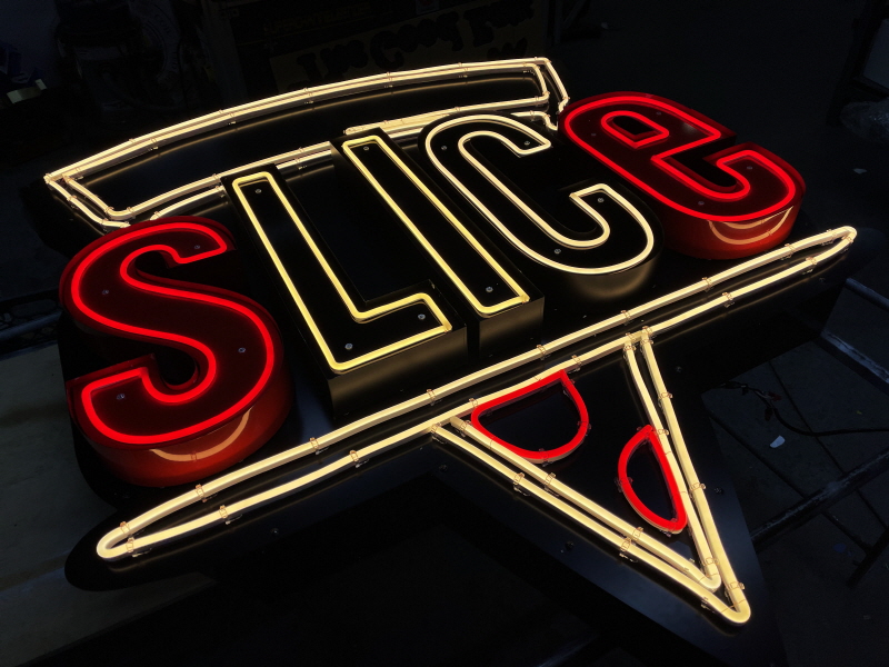 Slice Pizza LED Neon (3)